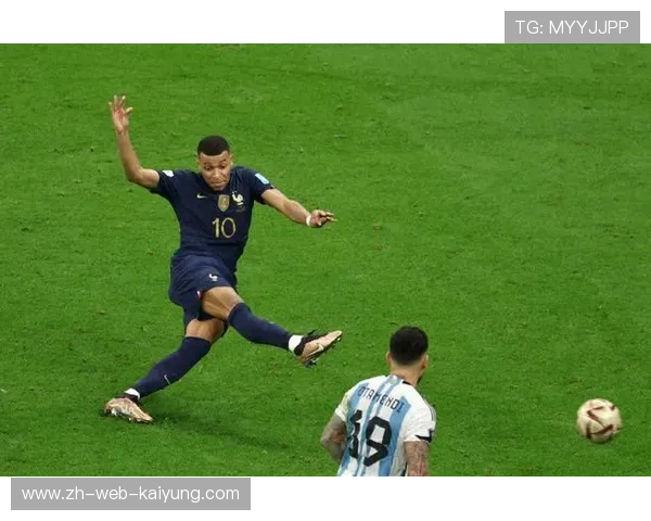 世界杯姆巴佩脚后跟一传助攻队友完成致胜球